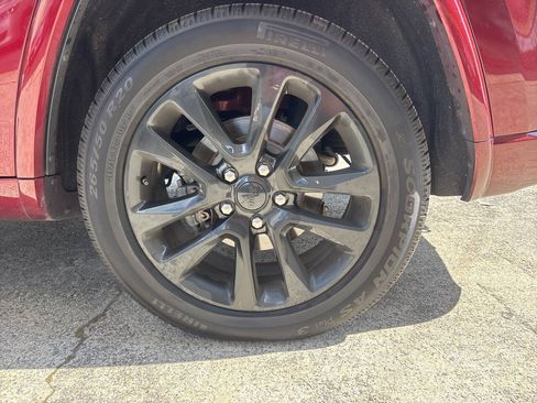 Used 2019 Jeep Grand Cherokee Altitude AWD/4WD image 15