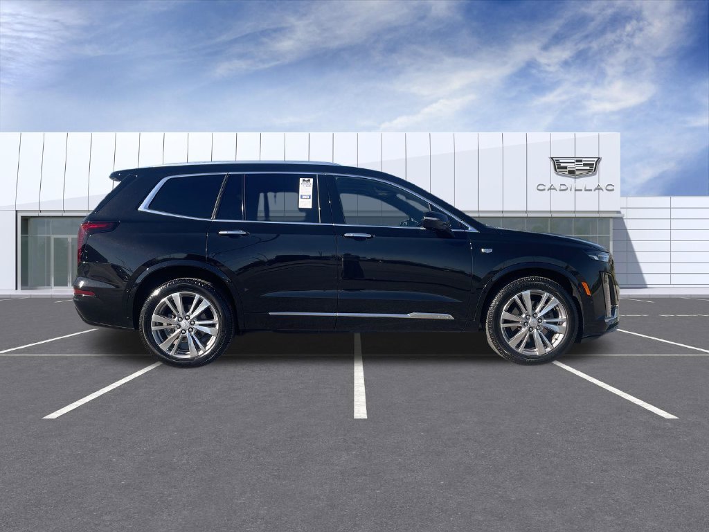 Used 2024 Cadillac XT6 Premium Luxury w/ Technology Package AWD/4WD image 9