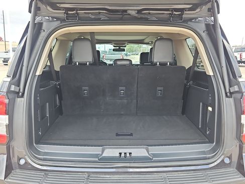 Used 2024 Ford Expedition Max XLT image 30