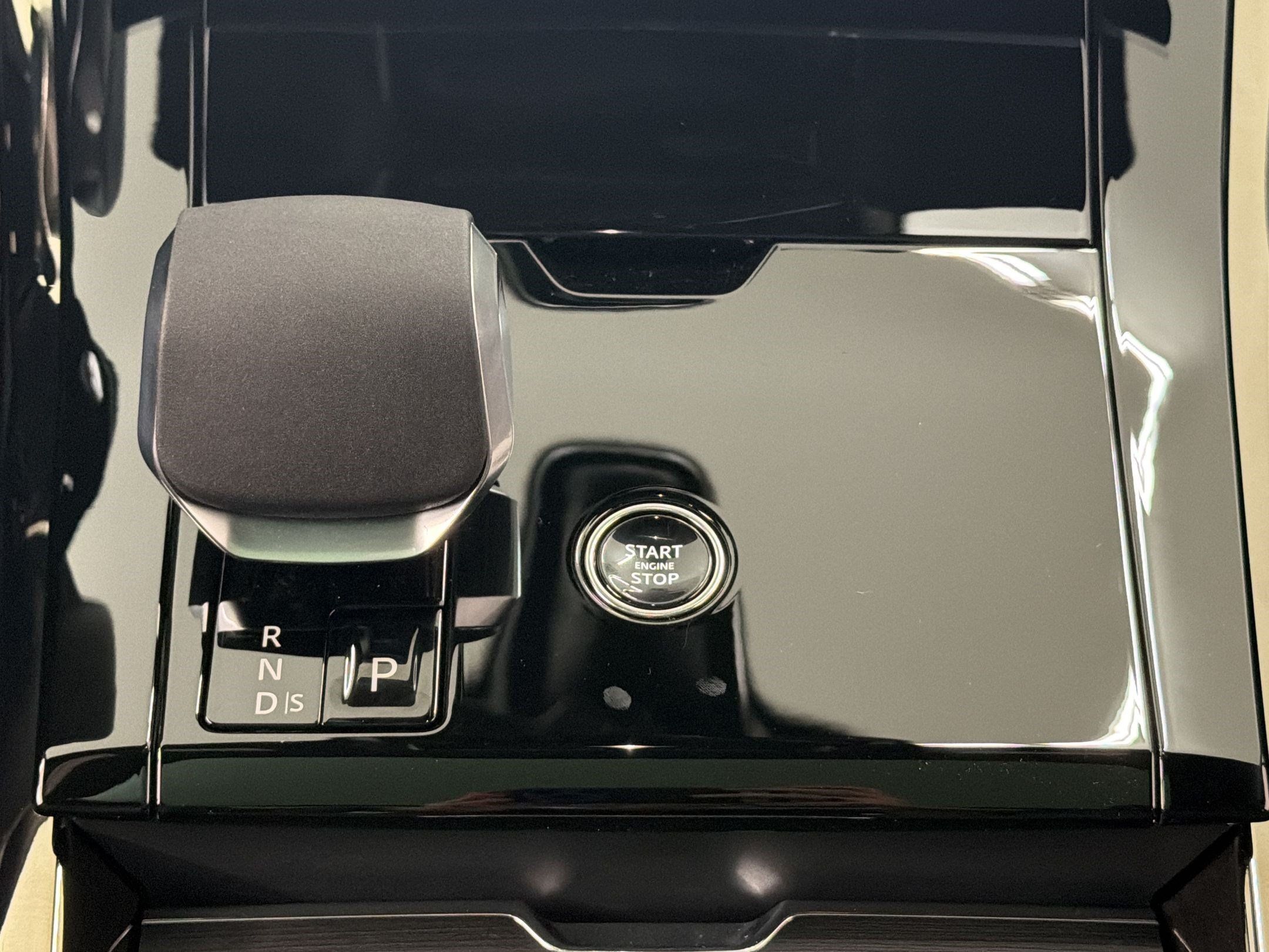 New 2026 Land Rover Range Rover Sport Dynamic SE AWD/4WD image 18