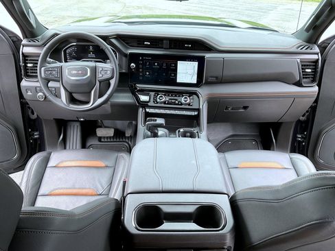 Certified 2025 GMC Sierra 1500 AT4 w/ AT4 Premium Package AWD/4WD image 12