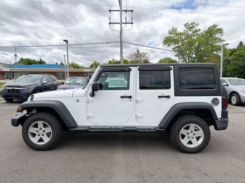 Used 2017 Jeep Wrangler Unlimited Sport w/ Quick Order Package 24S AWD/4WD image 10
