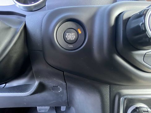 Used 2022 Jeep Wrangler Unlimited Sahara w/ Cold Weather Group image 17