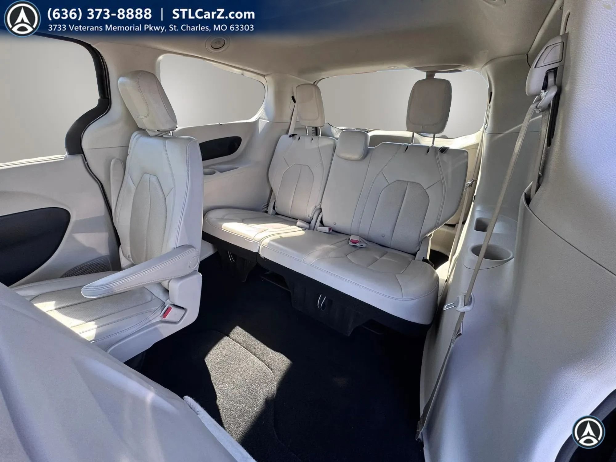 Used 2020 Chrysler Pacifica Touring-L Plus FWD image 12