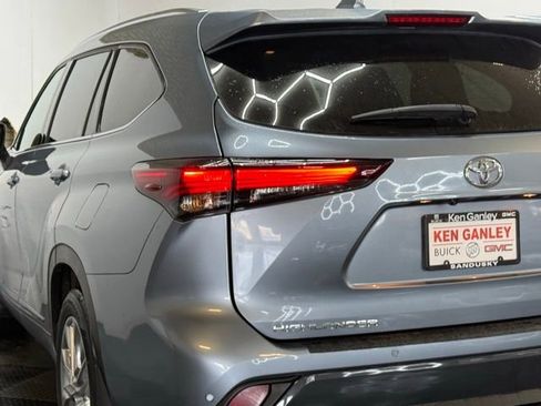 Used 2024 Toyota Highlander Limited image 7