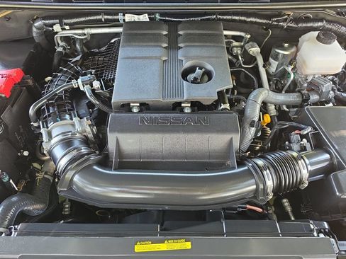Used 2025 Nissan Frontier PRO-4X AWD/4WD image 16