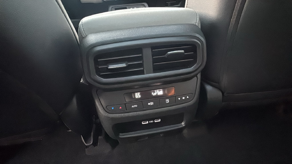 Used 2023 Honda Pilot Touring image 37