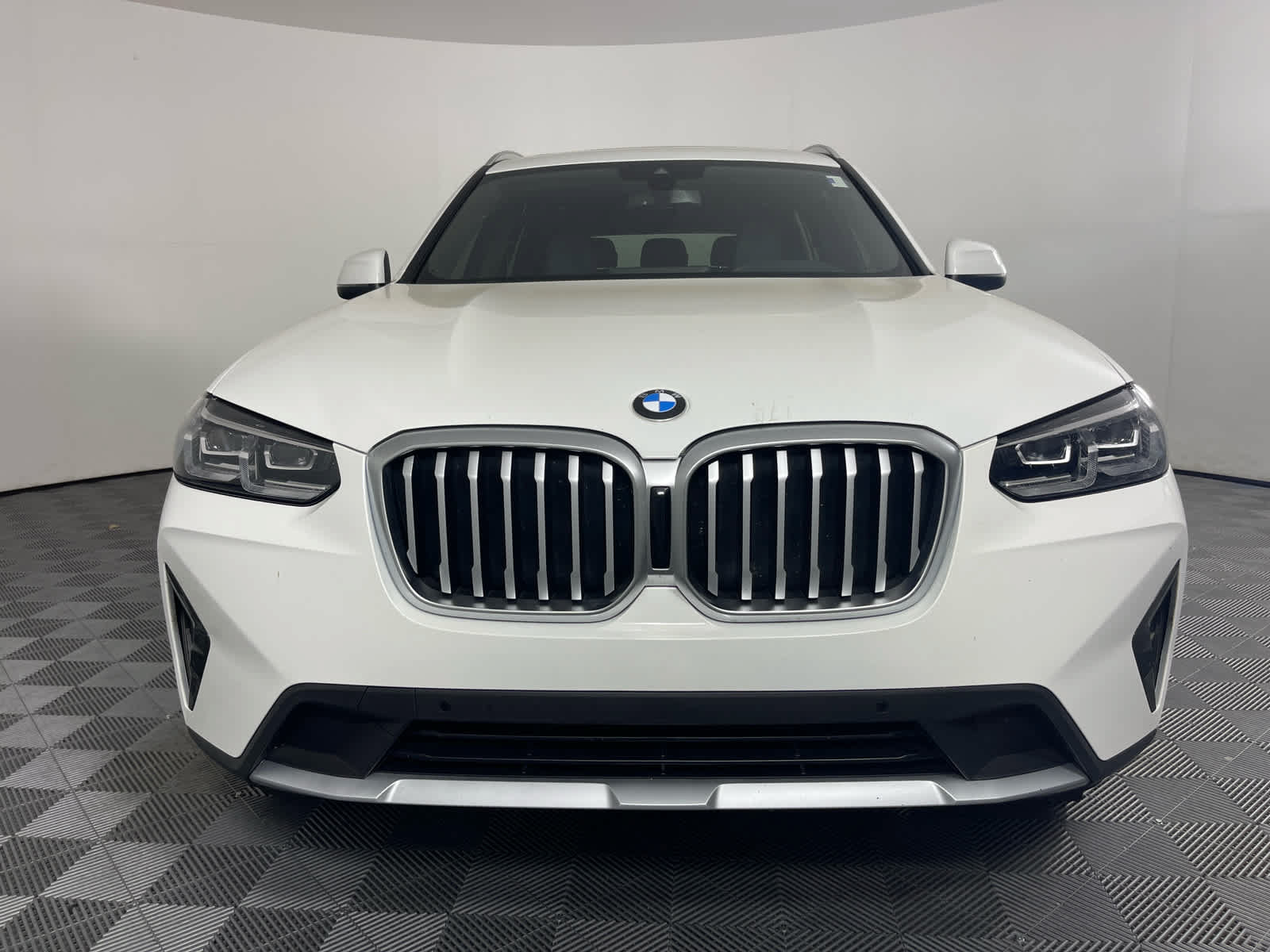 Used 2024 BMW X3 xDrive30i w/ Premium Package AWD/4WD image 8