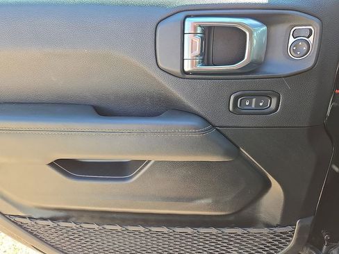 Used 2025 Jeep Wrangler Sahara 4xe image 21