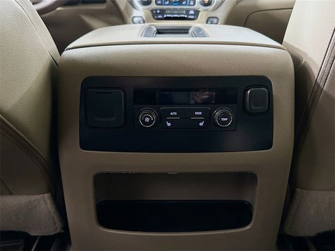 Used 2020 GMC Yukon SLT w/ HD Trailering Package image 32