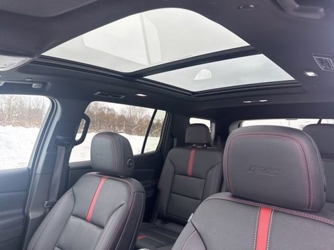 Used 2024 Chevrolet Traverse RS image 14