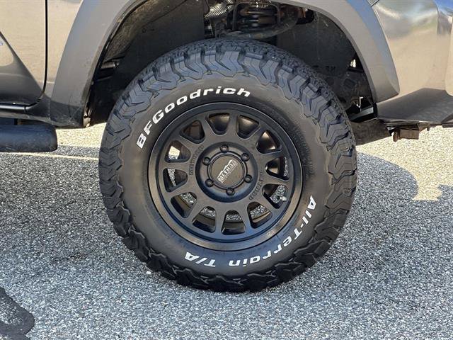 Used 2019 Toyota Tacoma TRD Off-Road AWD/4WD image 7