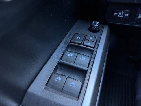 Used 2022 Toyota Tacoma SR5 image 5