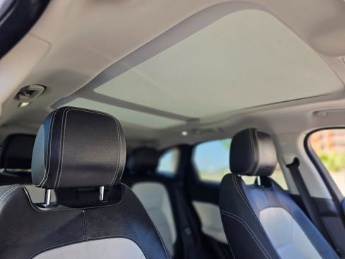 Used 2017 Jaguar F-PACE R-Sport image 13