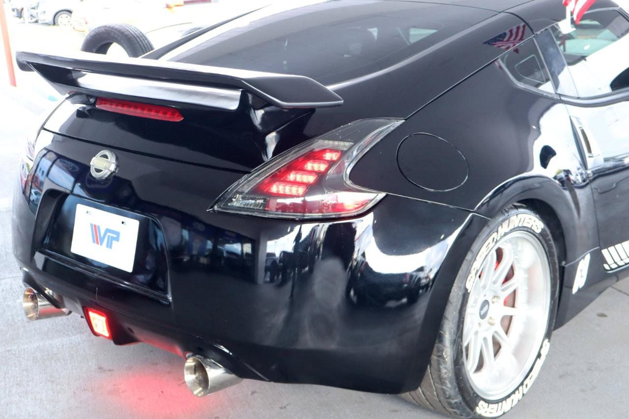 Used 2015 Nissan 370Z Coupe RWD image 8