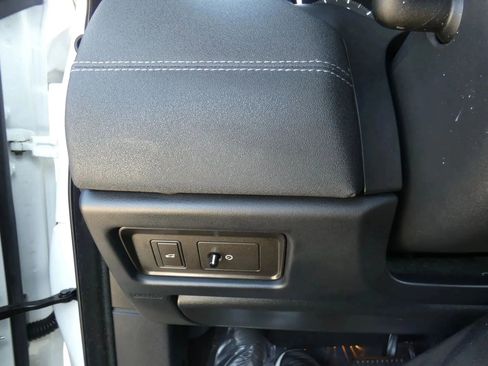 Used 2018 Land Rover Range Rover Evoque SE Dynamic image 58