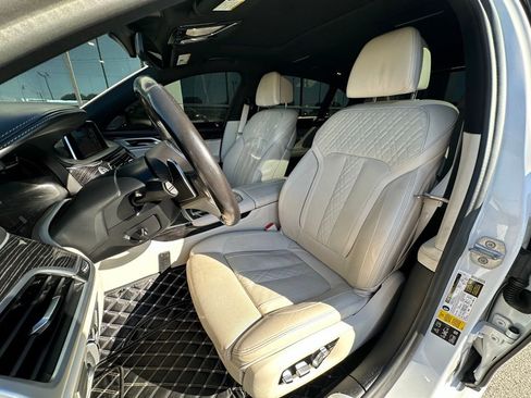 Used 2020 BMW 750i xDrive w/ Executive Package image 18