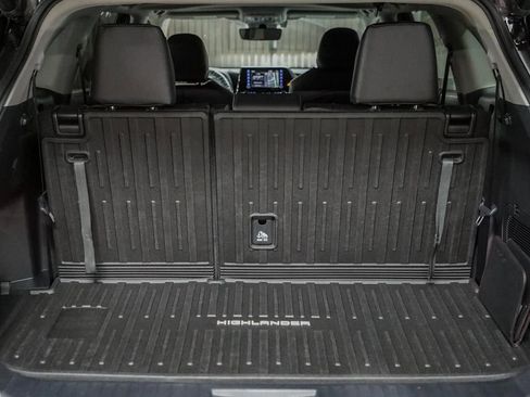 New 2026 Toyota Highlander XLE image 17