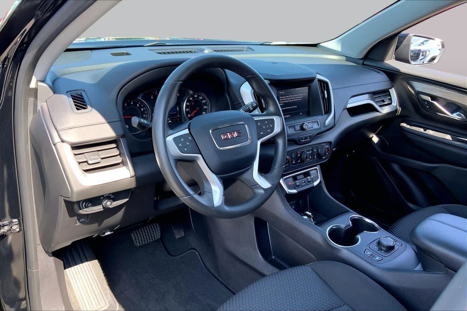 Used 2023 GMC Terrain SLE w/ Driver Convenience Package AWD/4WD image 17