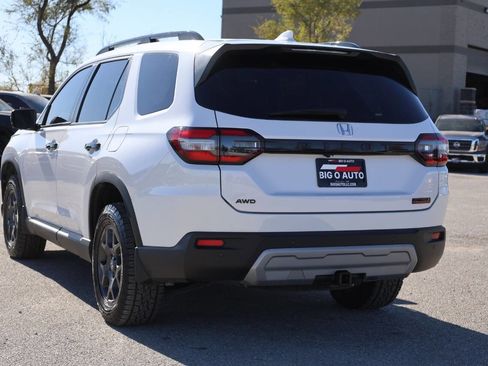 Used 2024 Honda Pilot TrailSport image 11