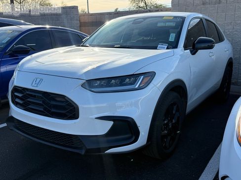 Used 2023 Honda HR-V Sport image 2