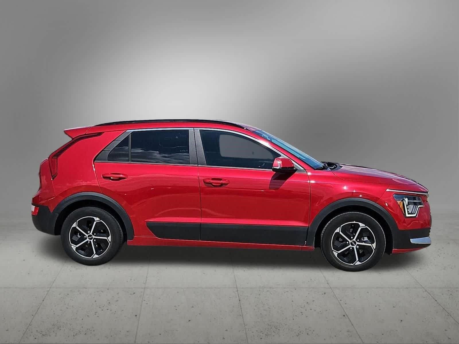 Used 2023 Kia Niro EX FWD image 6