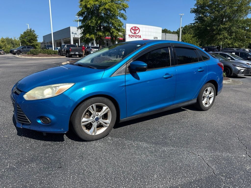 Used 2013 Ford Focus SE FWD image 2