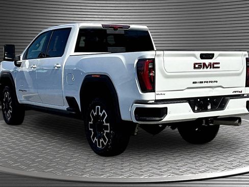 Used 2024 GMC Sierra 2500 AT4 w/ AT4 Premium Plus Package AWD/4WD image 4