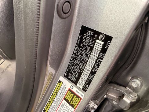 Used 2025 Toyota Camry SE w/ Convenience Package FWD image 17