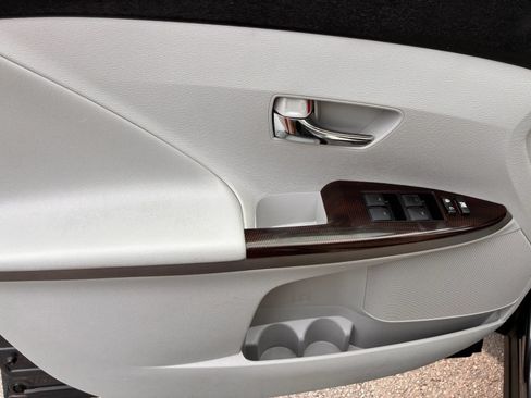 Used 2011 Toyota Venza AWD image 15
