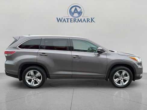 Used 2015 Toyota Highlander Limited w/ Driver Technology Package AWD/4WD image 6