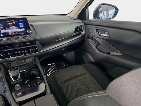 Certified 2026 Nissan Rogue SV w/ Cold Weather Package FWD image 23