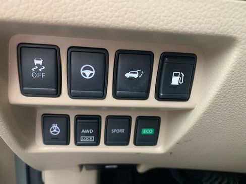 Used 2019 Nissan Rogue SL w/ Premium Package image 20