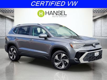 Certified 2025 Volkswagen Taos SE w/ Panoramic Sunroof Package
