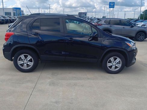 Used 2022 Chevrolet Trax LT w/ LT Convenience Package AWD/4WD image 10