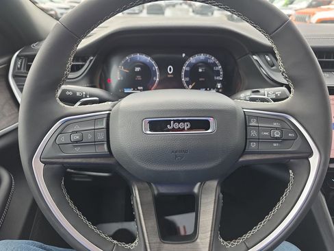 New 2026 Jeep Grand Cherokee L 4WD image 15