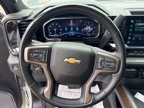 Used 2024 Chevrolet Silverado 3500 High Country w/ High Country Premium Package AWD/4WD image 16