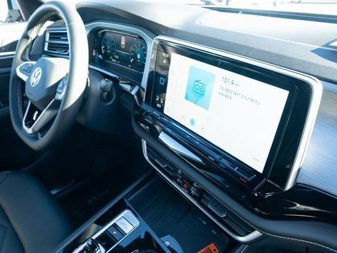 New 2026 Volkswagen Atlas Cross Sport SE image 41