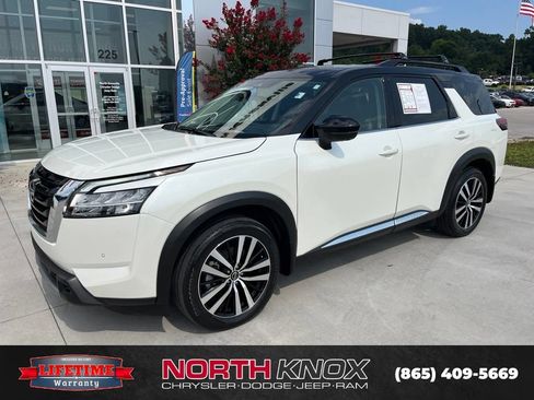 Used 2024 Nissan Pathfinder Platinum AWD/4WD image 1