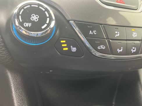 Used 2017 Chevrolet Cruze LT w/ Convenience Package image 21