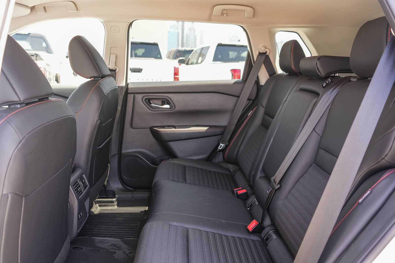 Used 2026 Nissan Rogue SV AWD/4WD image 18