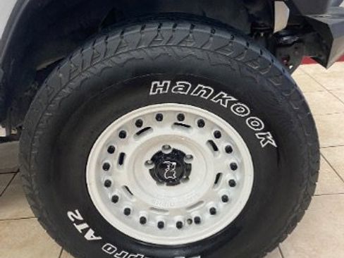 Used 2021 Jeep Gladiator Sport image 26