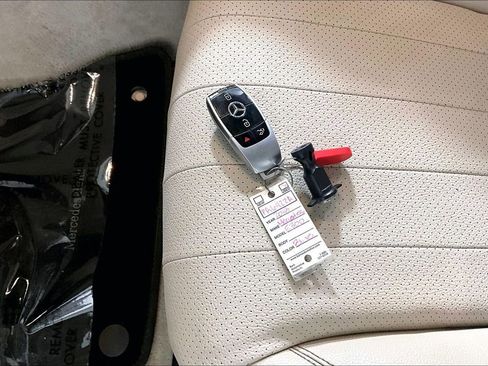 Used 2018 Mercedes-Benz E 300 image 10