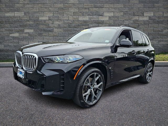 Used 2026 BMW X5 xDrive40i w/ M Sport Package AWD/4WD image 3