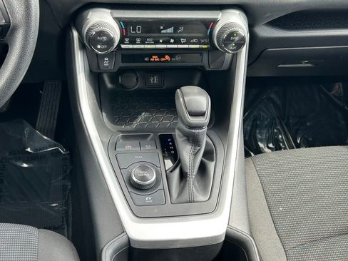 Used 2024 Toyota RAV4 LE image 21