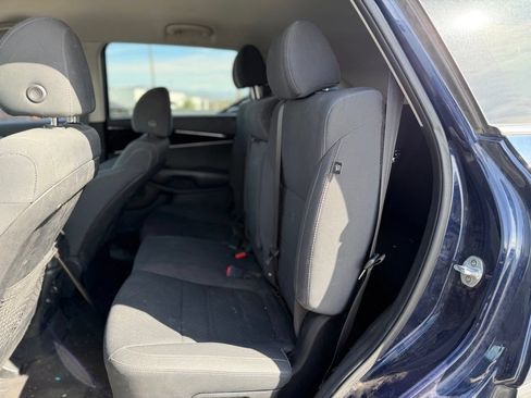 Used 2019 Kia Sorento FWD image 4