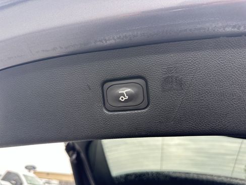 Used 2022 Ford Edge Titanium image 36