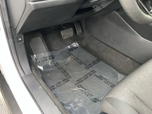 Certified 2025 Honda Accord LX image 18