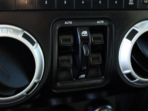 Used 2013 Jeep Wrangler Unlimited Sahara w/ Dual Top Group image 29