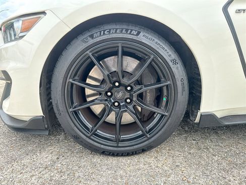 Used 2020 Ford Mustang Shelby GT350 w/ Technology Package image 12